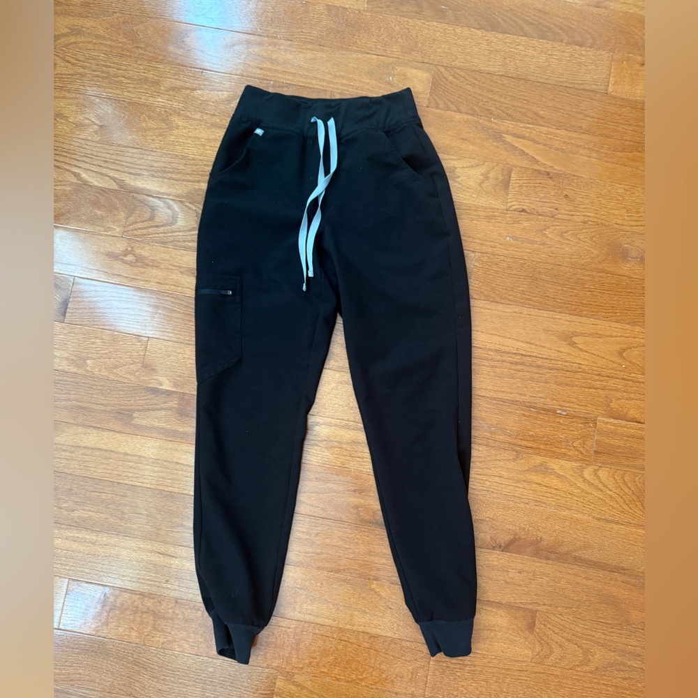 Figs Zamora High Waist Scrub Pants- Black